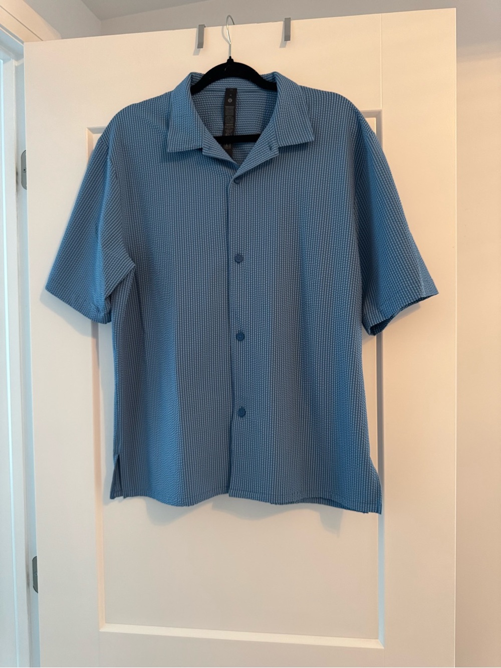 Lululemon Men’s Button Down Shirt - Blue